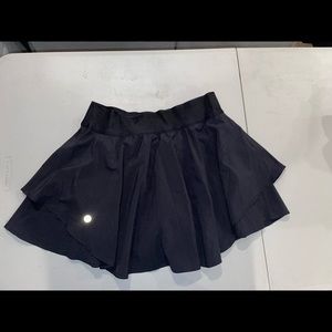 NWOT Black Lululemon court rival skirt